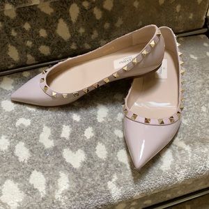 Flat Valentino with studs. Super cute. size 37